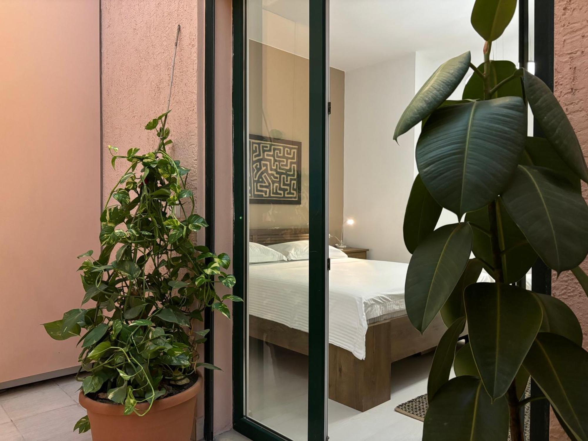 Tam Serviced 2Bdr Apartment City Center No6 Tirana Kültér fotó