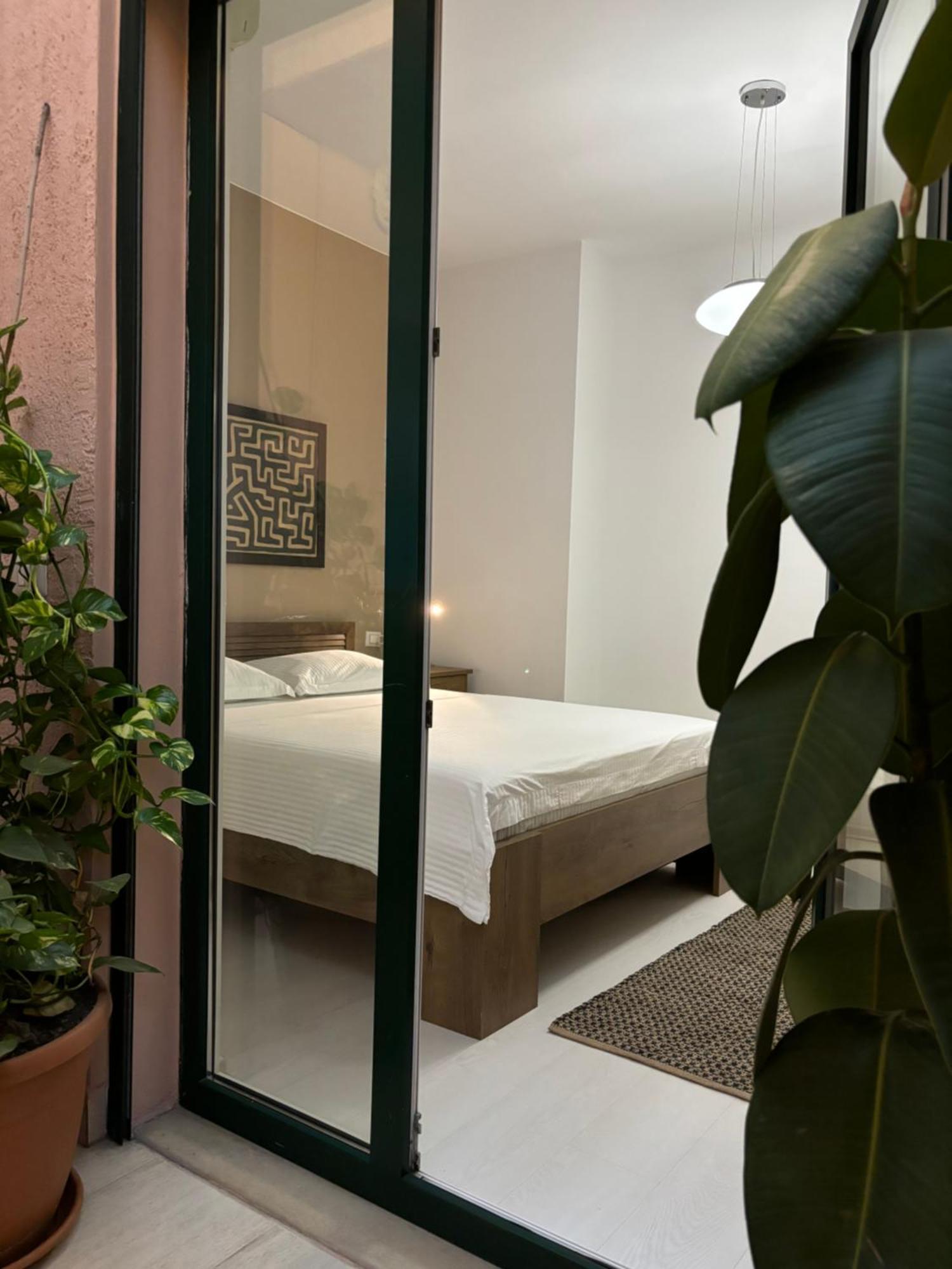 Tam Serviced 2Bdr Apartment City Center No6 Tirana Kültér fotó