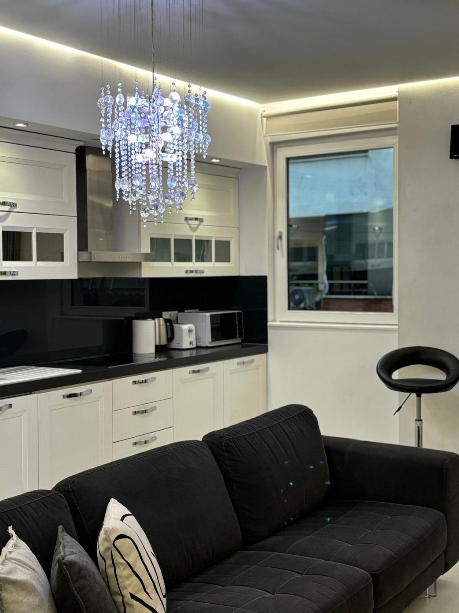 Tam Serviced 2Bdr Apartment City Center No6 Tirana Kültér fotó