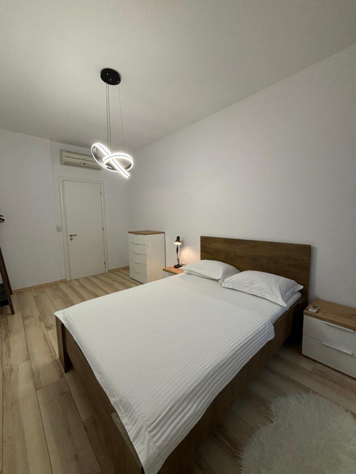 Tam Serviced 2Bdr Apartment City Center No6 Tirana Kültér fotó